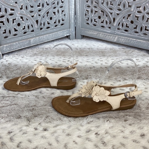 Nicole tan cream vegan leather floral sandals size 6 boho chic resortwear summer - Picture 7 of 12